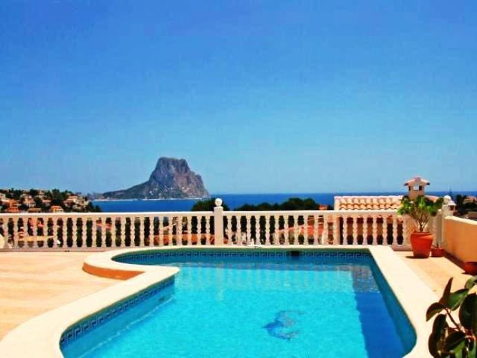 Недвижимость Кальпе, Испания - вилла с бассейном