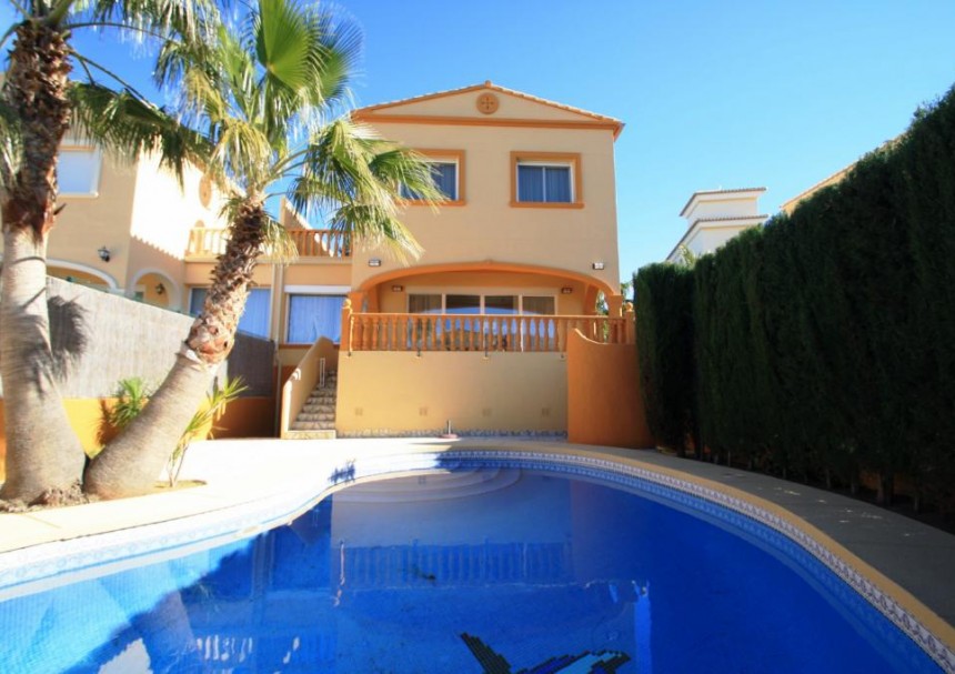 Прекрасный дом с бассейном в Испании, Кальпе